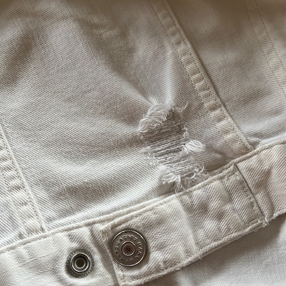 Marc by Marc Jacobs Alexa white distressed cotton jean jacket size medium - Picture 11 of 16